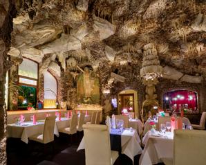 Adria Hotel Prague | Prague | Zážitková restaurace v centru Prahy v krápníkové jeskyni